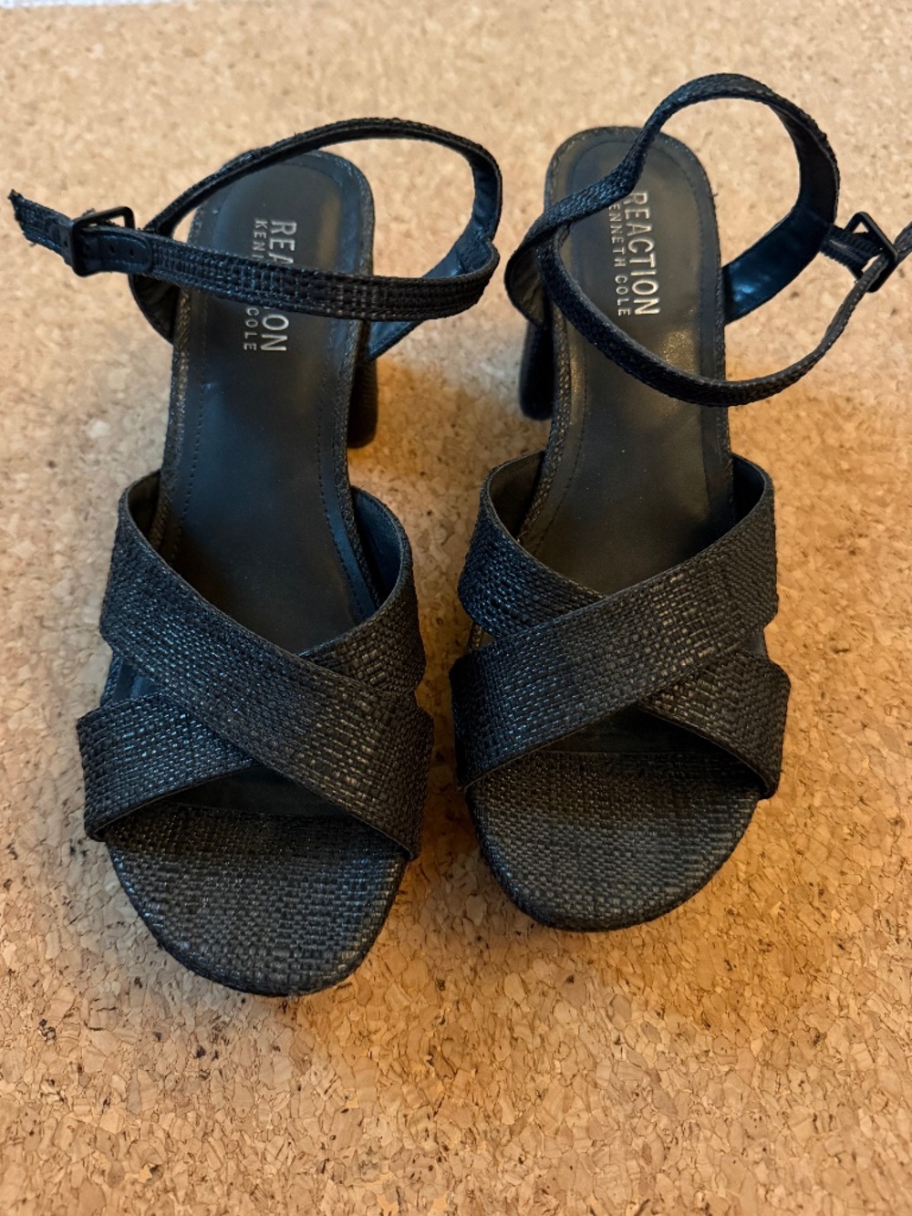 Kenneth Cole Black Platform Sandal Size 8
